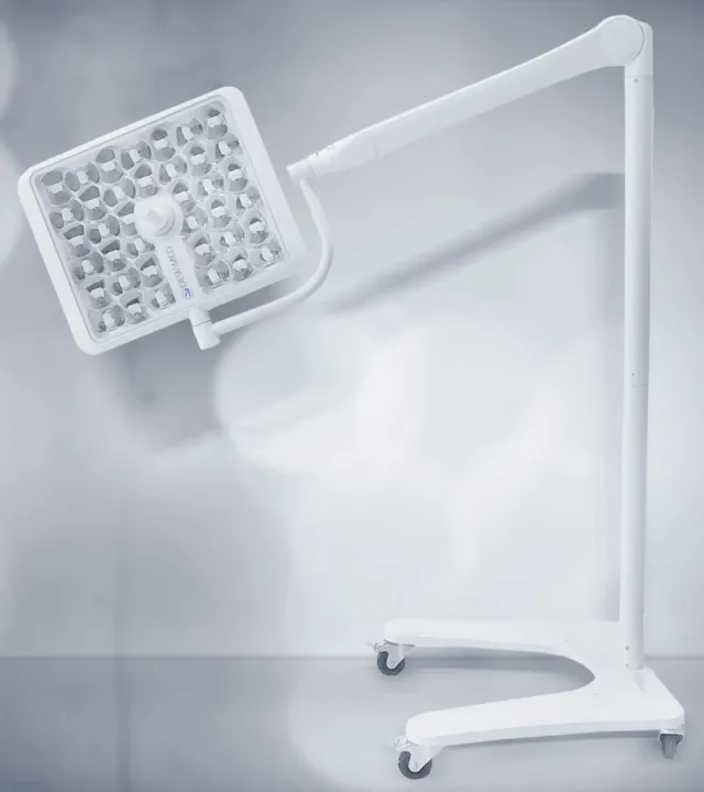 چراغ اتاق عمل سیار