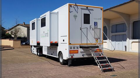 کلینیک سیار — Mobile Clinic